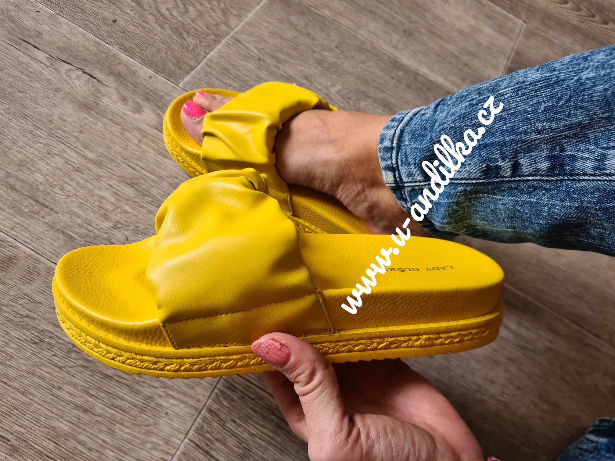 Obrázek Žluté pantofle
